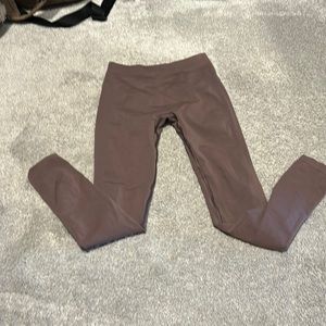 Alphalete leggings plum color size small